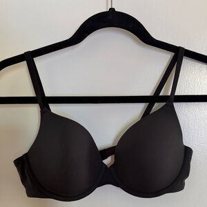 Skims underwire black bra size 36B